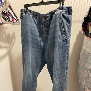 American Eagle joggers